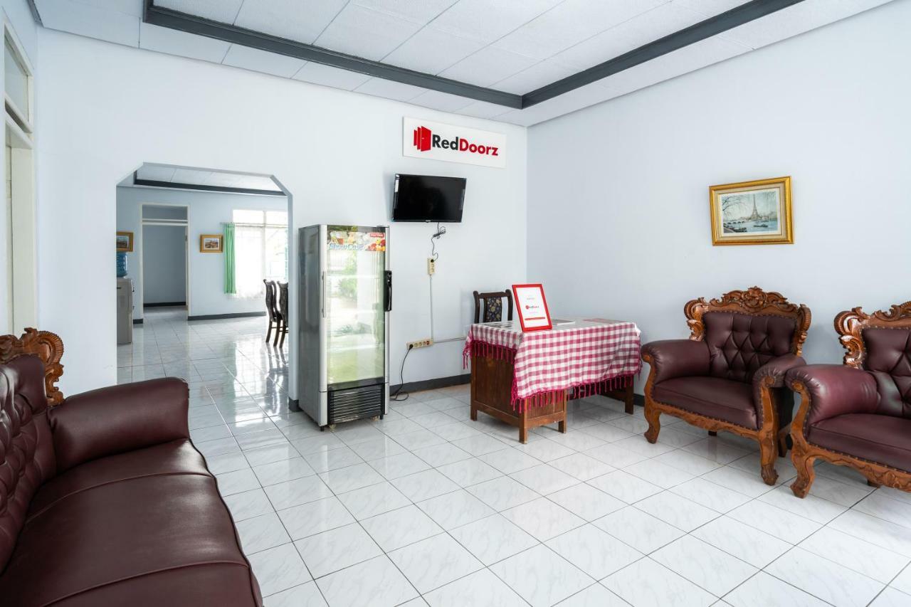 Reddoorz Syariah Near Rsud Cimacan Bogor Exterior photo
